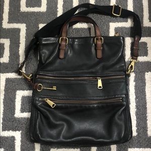 Fossil Explorer bad crossbody black leather